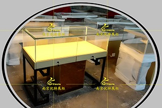 南京珠宝展柜 化妆品柜台 展柜设计与制作