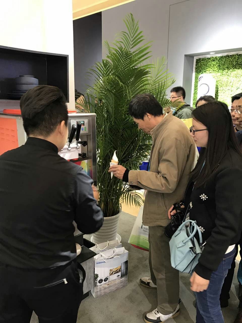 上海冰淇淋机租赁