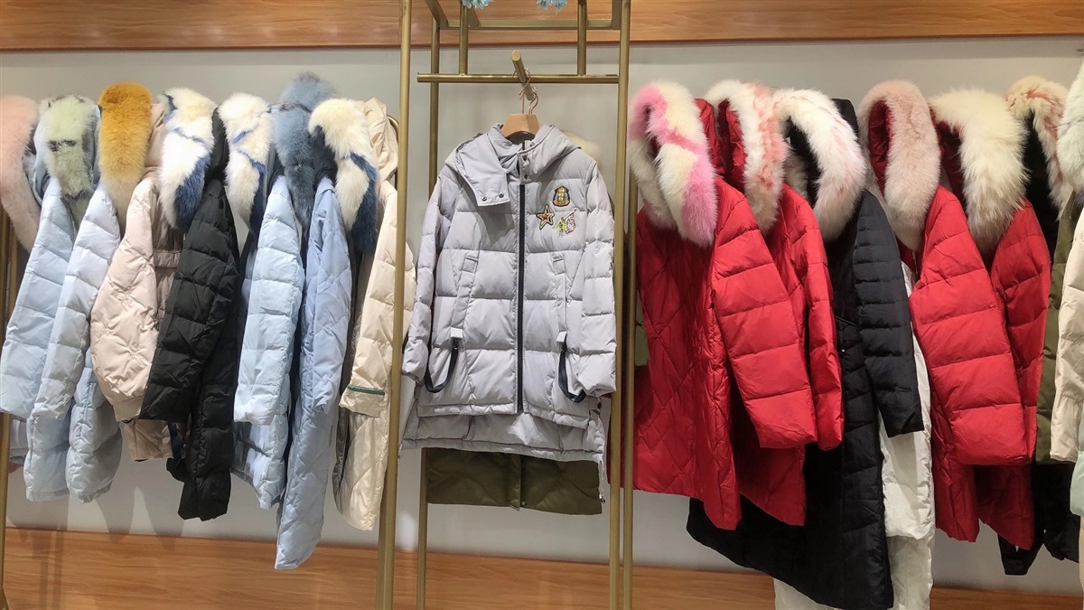 一线品牌女装欧货中长款羽绒服品牌折扣女装直播实体