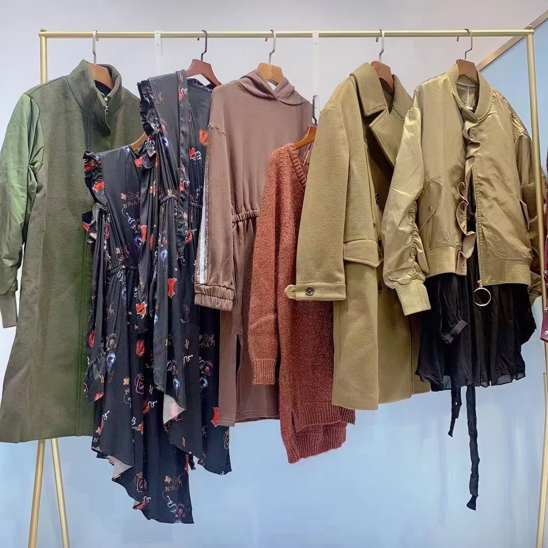 大品牌女装秋熠*一批撤柜秋冬装直播必备