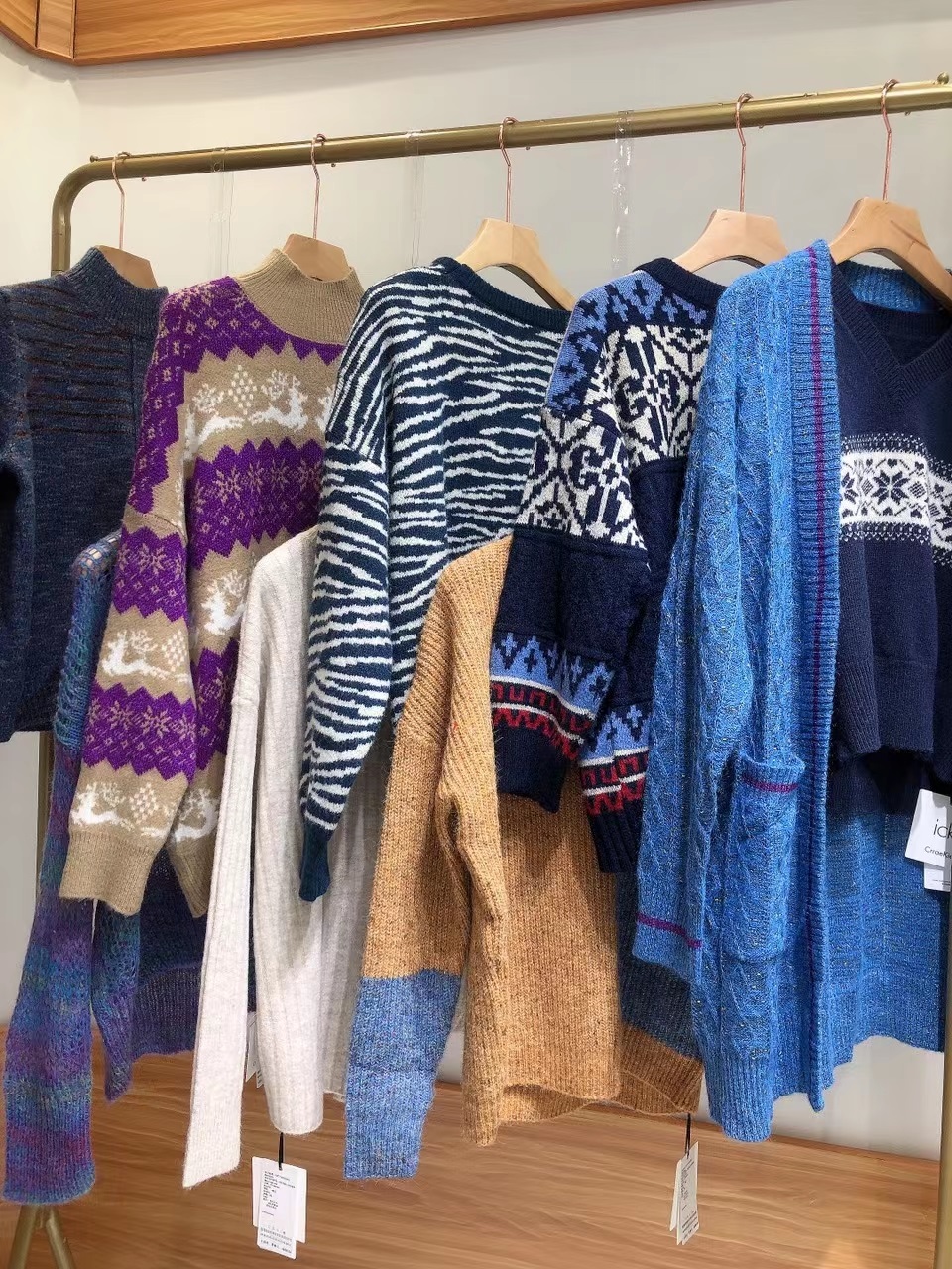 毛衣界中的销量王开衫毛衣全网最火爆品牌直播实体店一