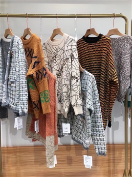 毛衣界中的销量王开衫毛衣全网最火爆品牌直播实体店一