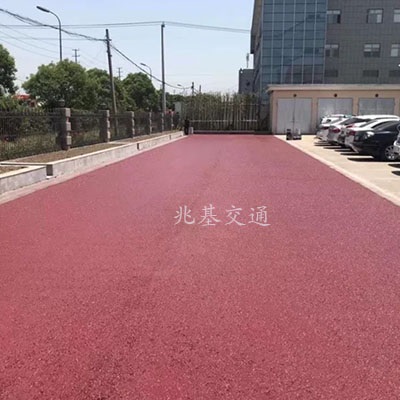 薄层抗滑层施工 重庆彩色颗粒防滑坡道胶水生产厂公司