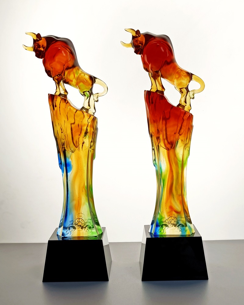 琉璃新款奖杯 广州琉璃牛奖杯 上市公司奖杯 奖牌