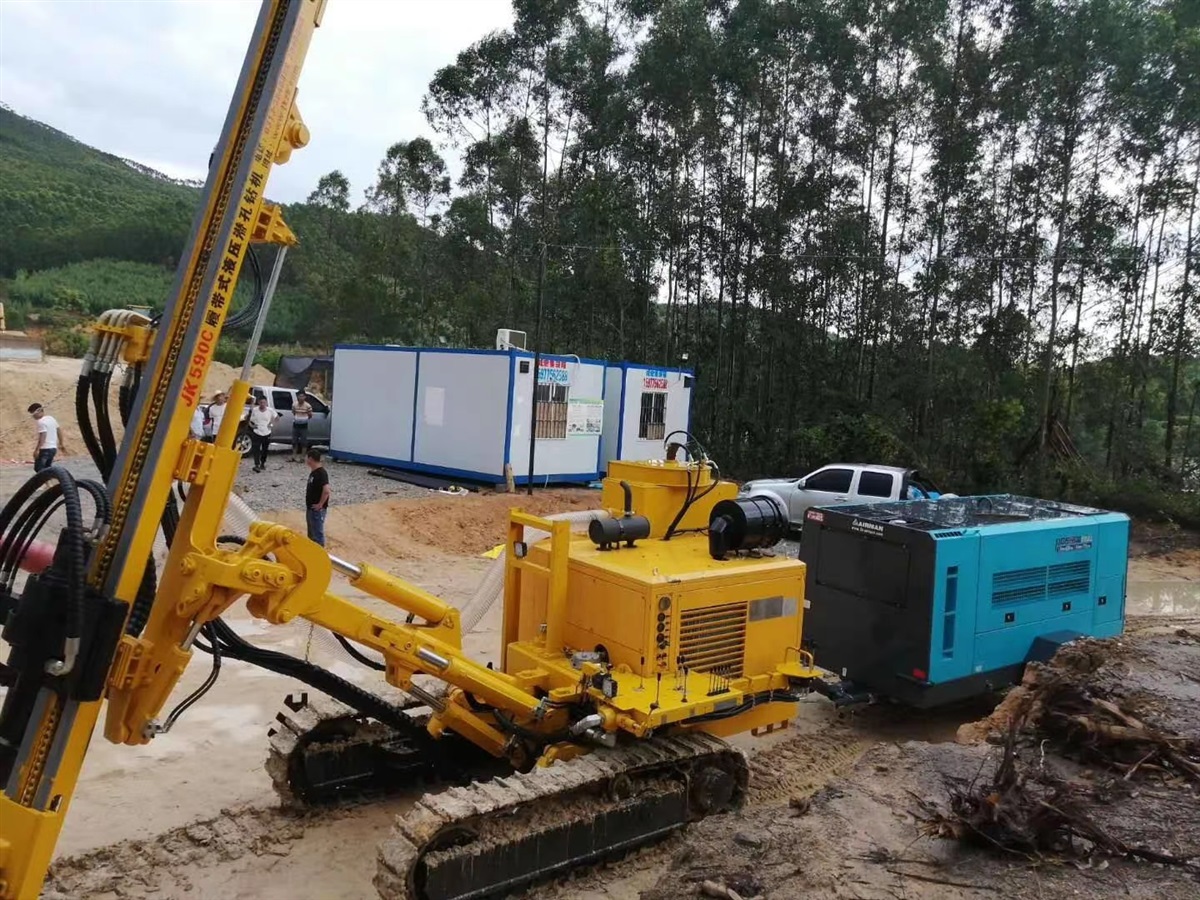 金科JK590BC履带式矿山采石场炮机孔钻机