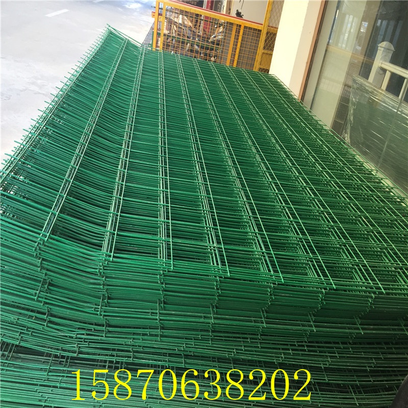萍乡厂家直供高速公路铁丝隔离双边丝护栏网农村果园养
