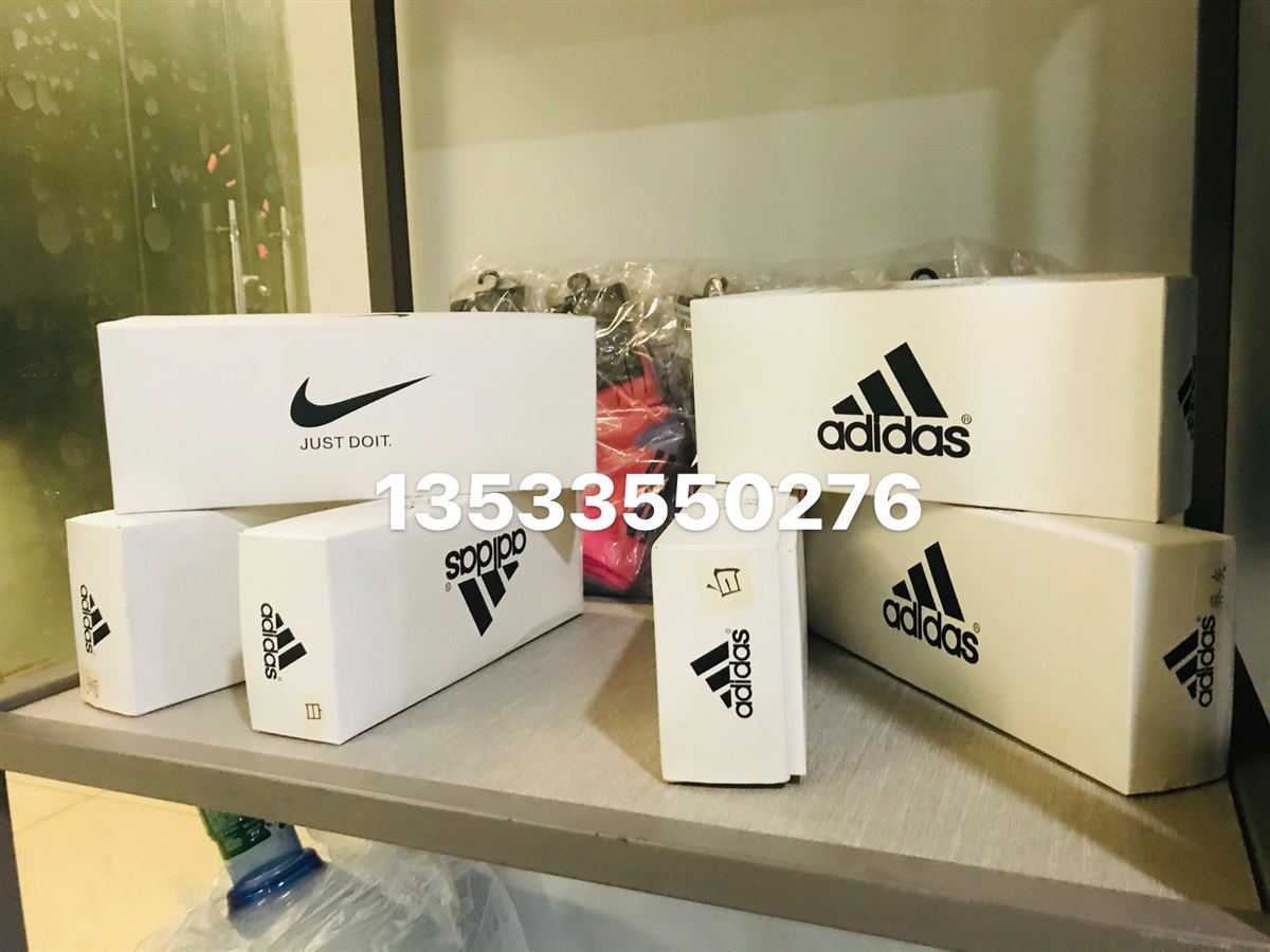 外贸原单品牌男女童棉袜清仓处理