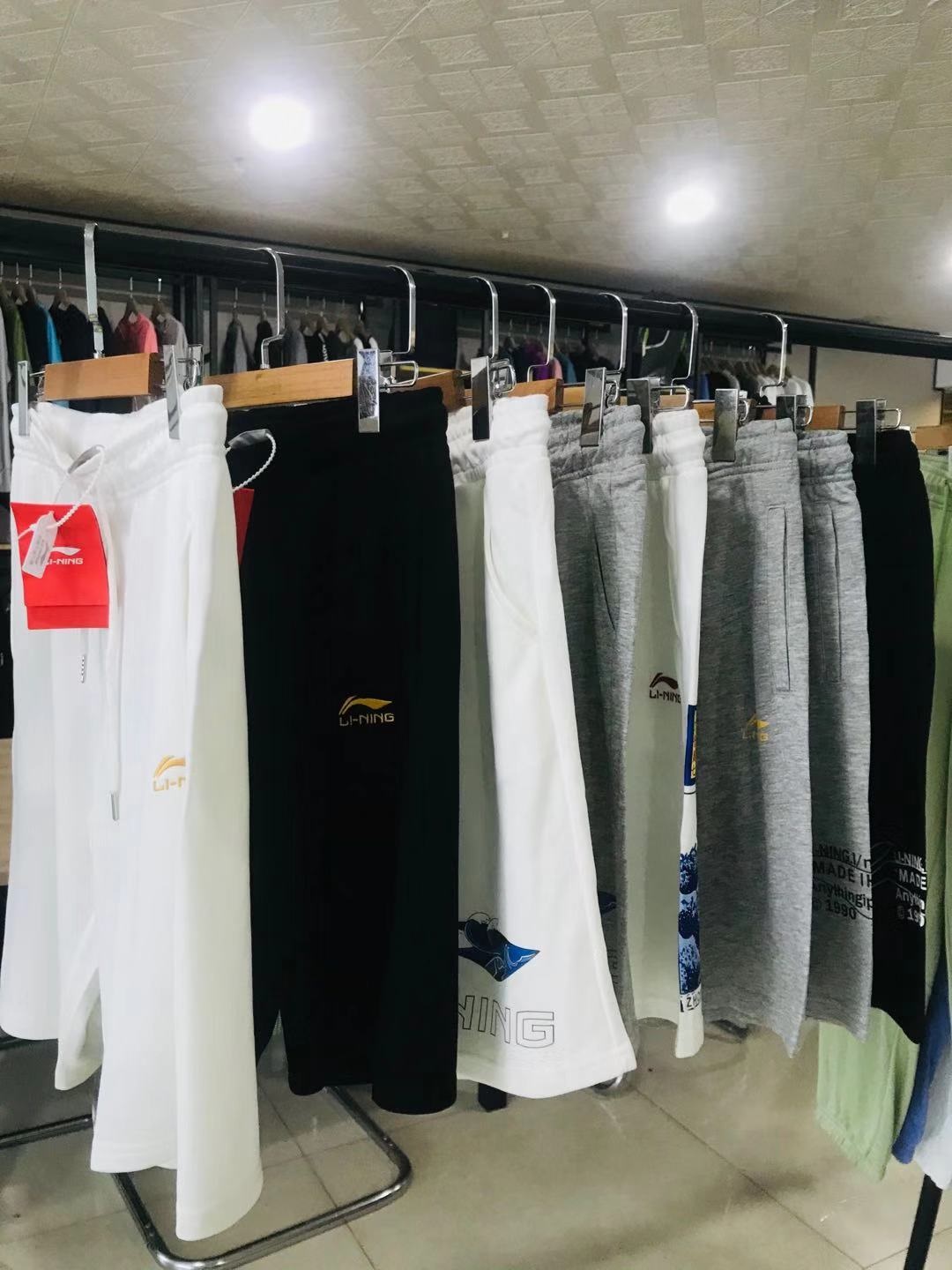 广州站西潮牌针织裤工厂原单低价处理