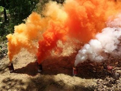 发烟量很大颜色很多的消防演练用发烟罐子烟雾罐彩色烟