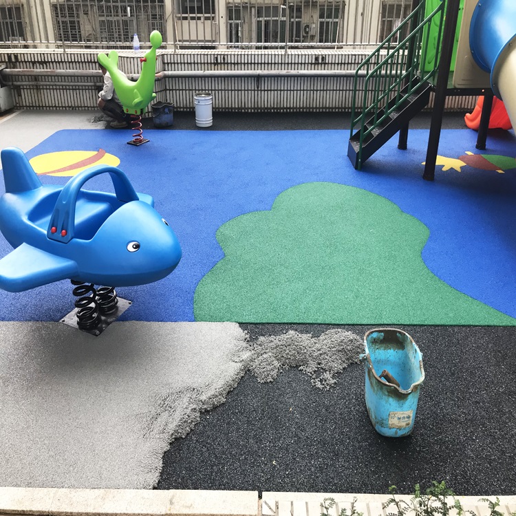 广东深圳室外游乐场地垫 现浇EPDM颗粒橡胶地板