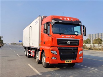 汕德卡540马力前四后八冷链车价格