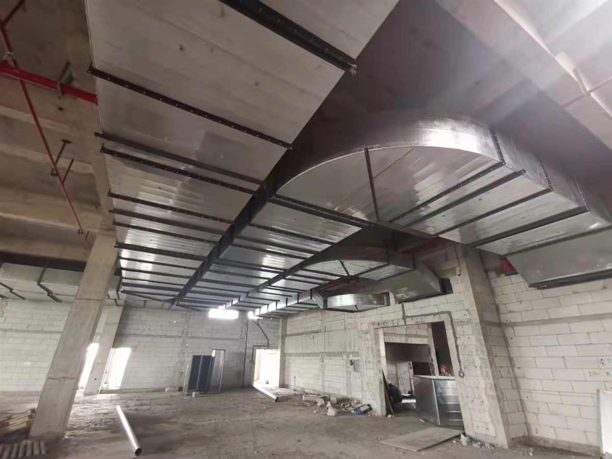 南京螺旋风管加工厂,南京角铁法兰风管,焊接风管加工