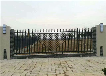 学校防翻越金属外墙供应 清远中学镂空式防护栏