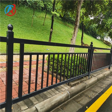 河源城市文明安全栏杆供应 道路经典款美化铁艺栅栏