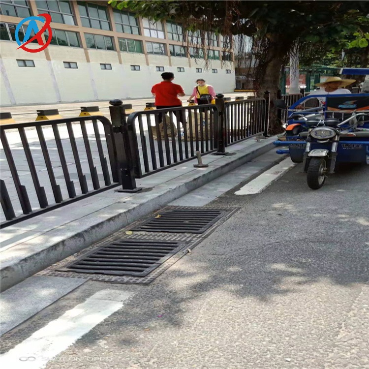 定制城市美化市政道路人行道机非隔离栏款式多图案