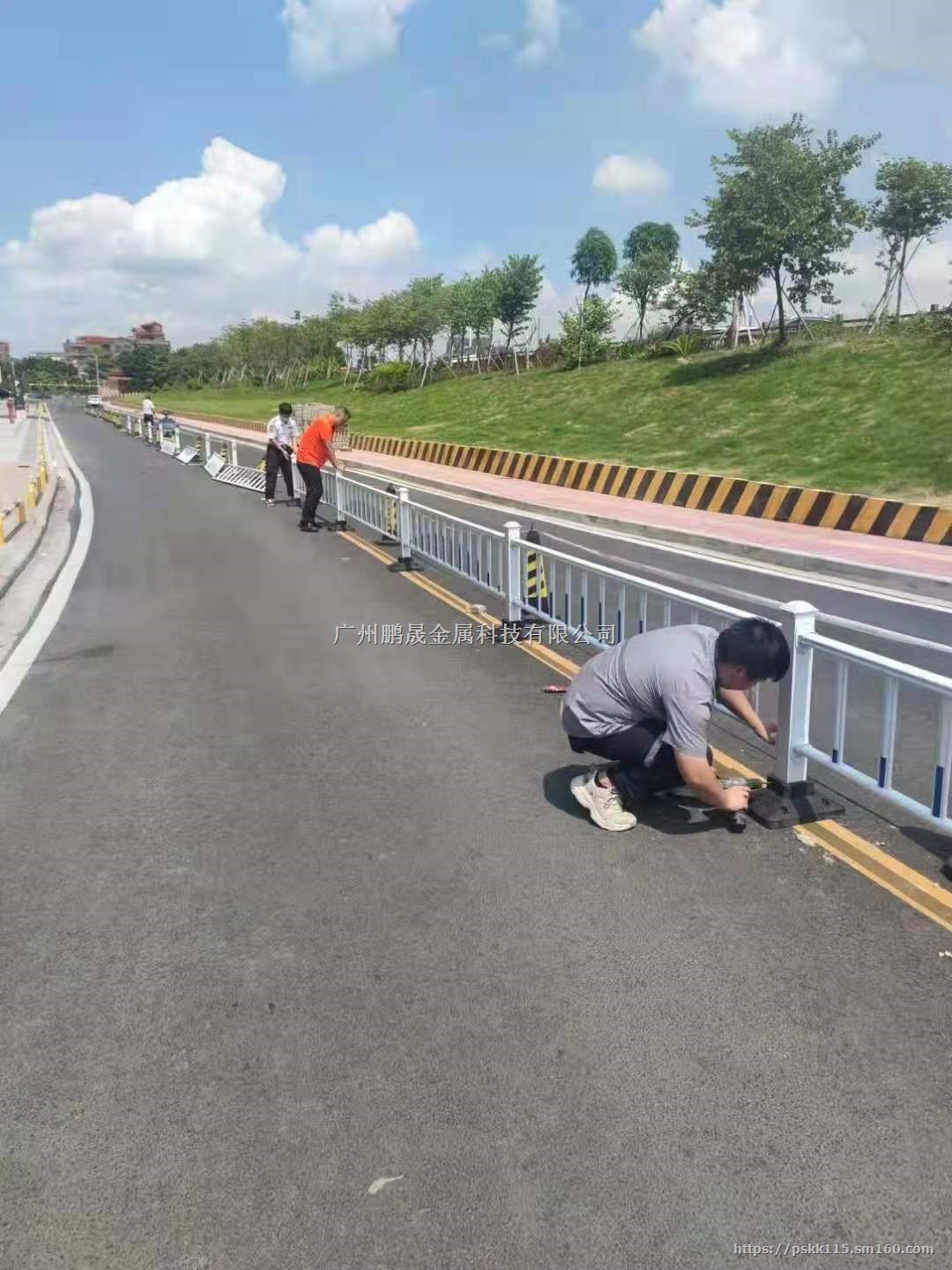 广东清远交通护栏道路隔离栏杆人行道防撞隔离栏