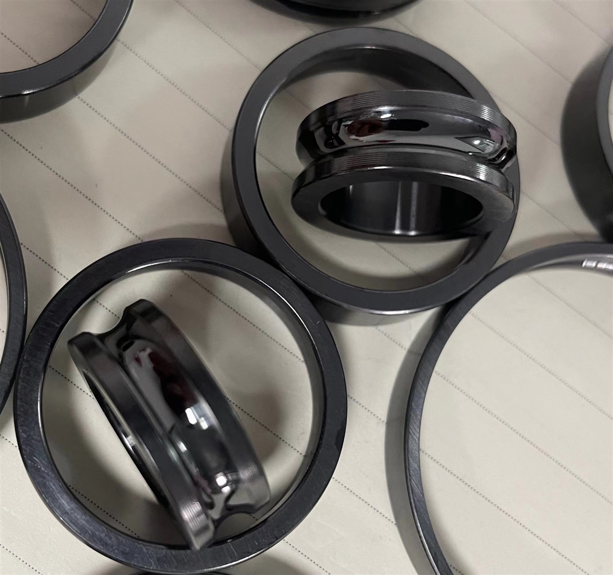 自润滑关节轴承、精密轴承、DLC金刚石镀膜、