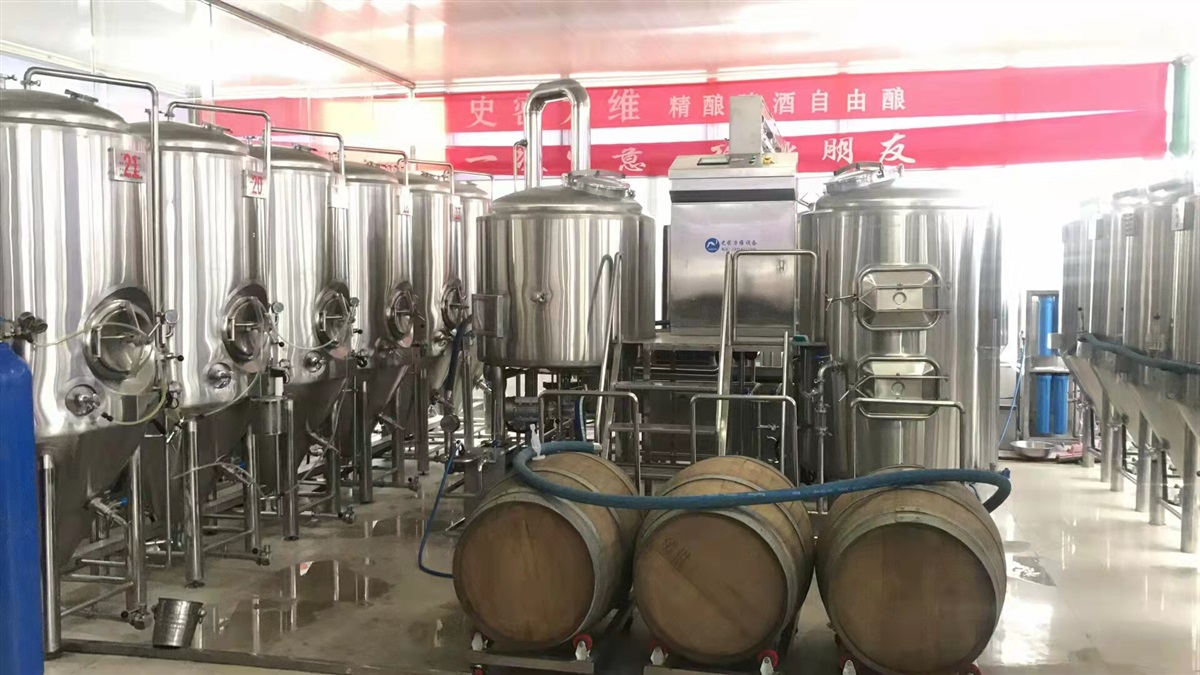 小型啤酒厂设备史密力维啤酒设备生产公司