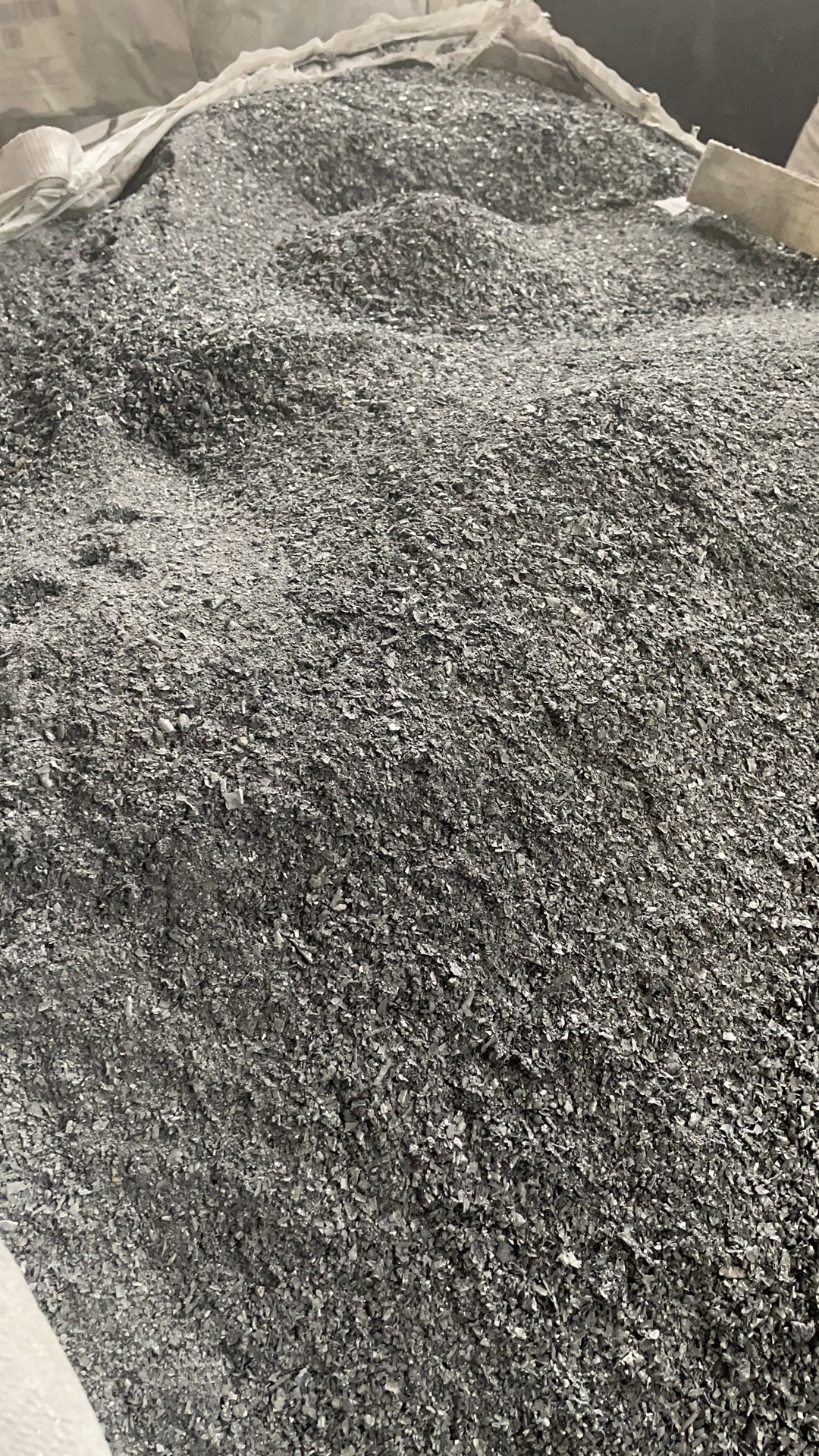 长期供应纯干锌皮，锌屑