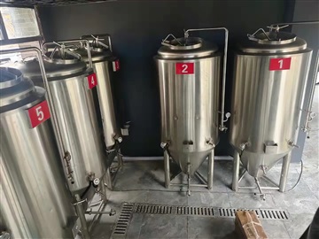 贵港大型啤酒设备酒厂设备长期制作直销啤酒设备的厂家