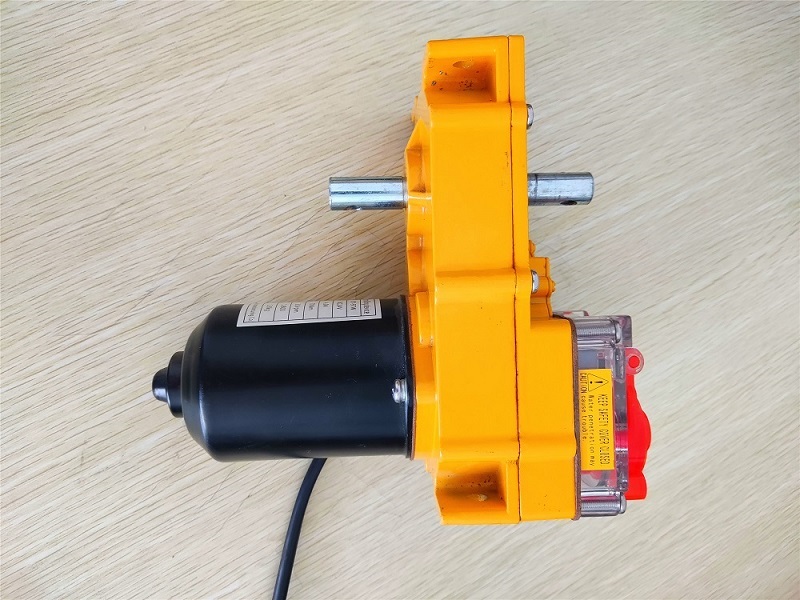 畜牧养殖大棚通风放风电动卷膜器羊舍卷膜通风猪舍卷膜