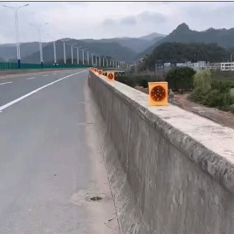 太阳能小黄灯 led交通警示灯生产厂家