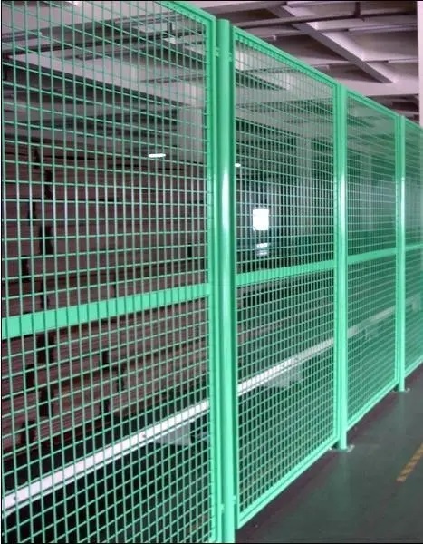 重庆农用养殖鱼网塑料平网镀锌钢丝网隔离网浸塑网河道