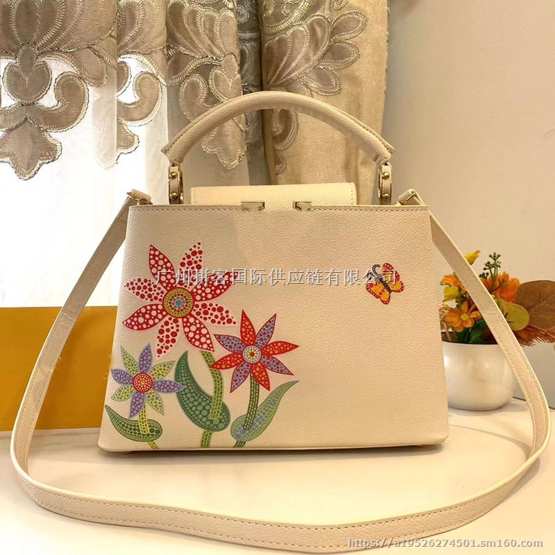 经典字母印花手提包 3 种颜色时尚斜挎 单肩包