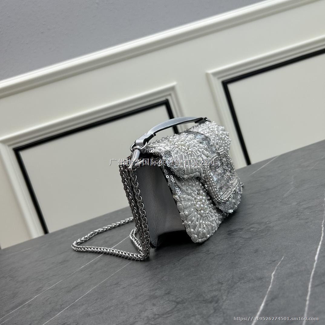 广州工厂托特皮革仿水晶串珠斜挎包