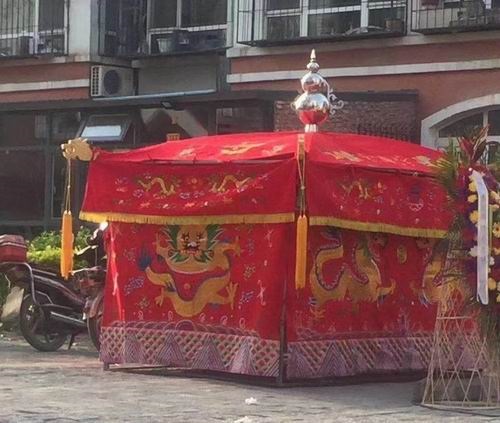 各种龙头车载棺罩厂家批发