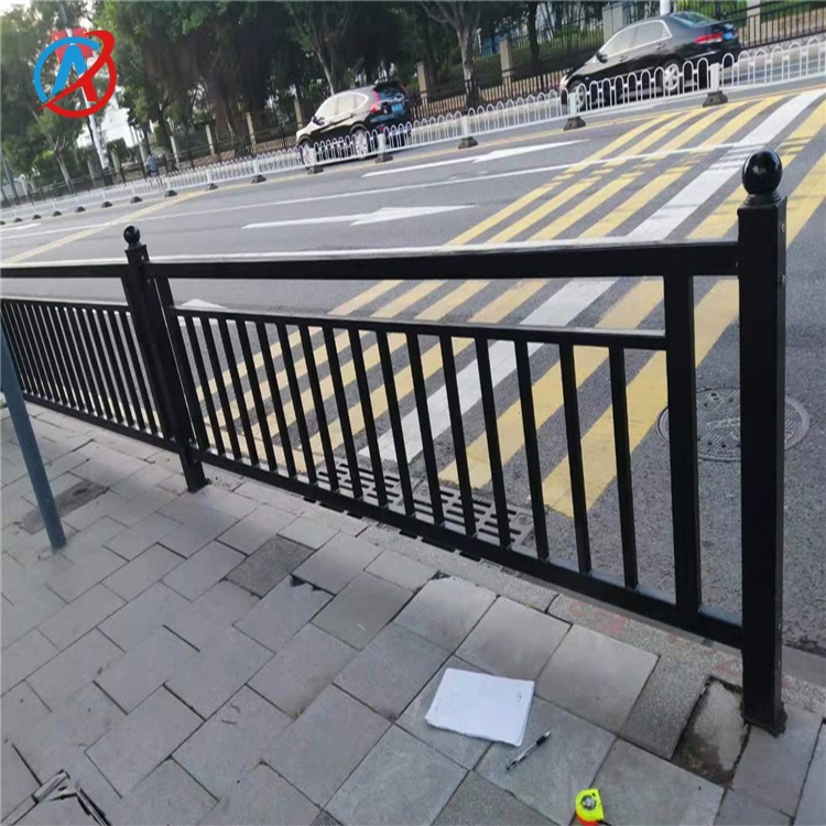 安永特工厂定制市政护栏人行道机非隔离栏镀锌材料防腐