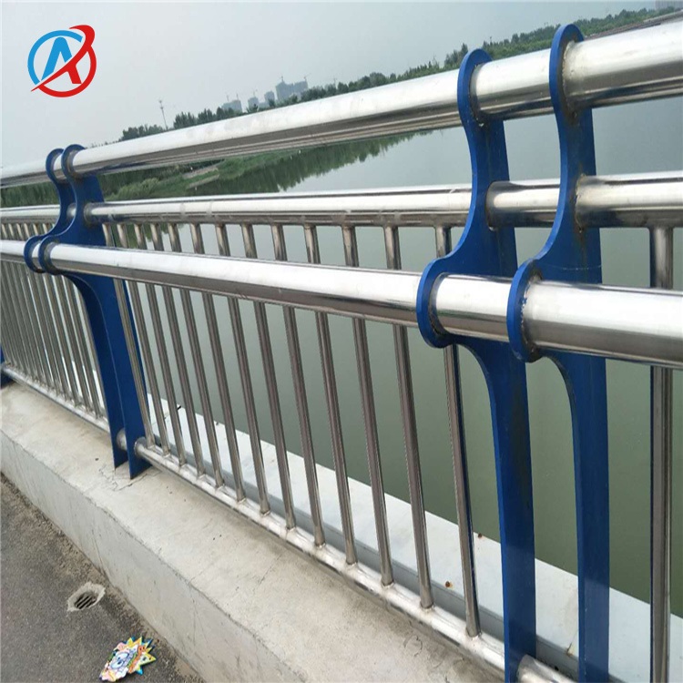 河道护栏天桥护栏锌钢护栏镀锌材料防腐处理+烤漆