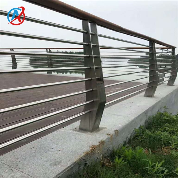 安永特工厂定制河道护栏天桥护栏锌钢护栏烤漆处理防腐