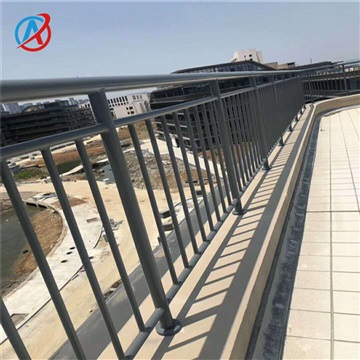 安永特工厂定制河道护栏天桥护栏锌钢护栏烤漆处理防腐