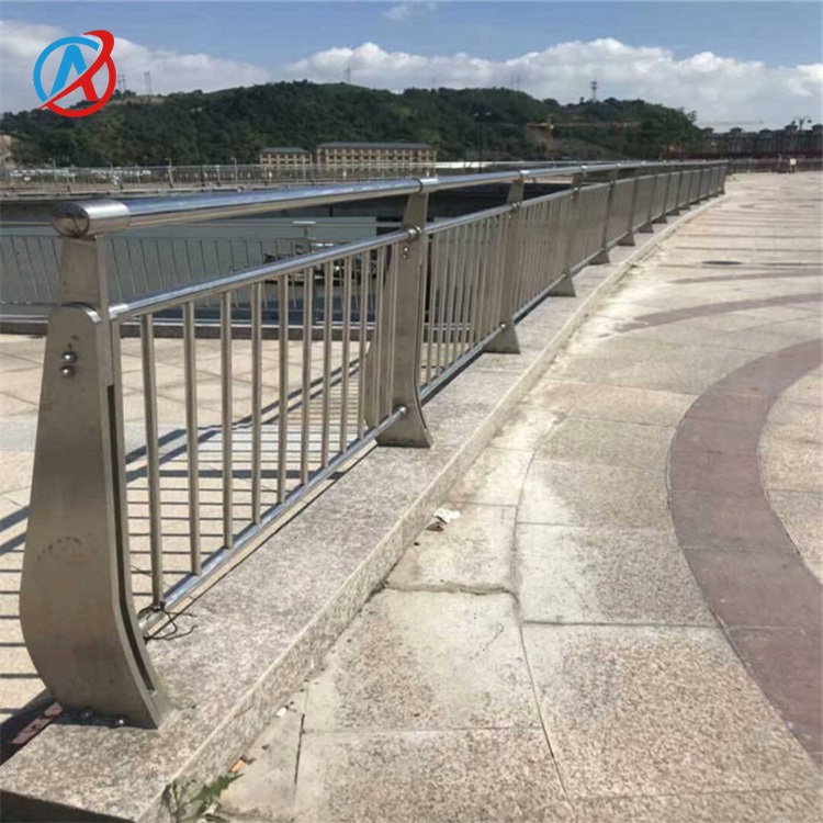 河道护栏天桥护栏桥梁护栏景观防护镀锌钢管烤漆处理