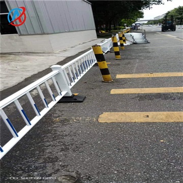 坚固耐用人行道非机隔离护栏市政道路栏栅品质之选