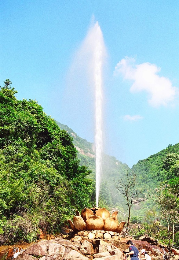 新疆喷泉厂家,百米喷泉公司,河道百米高喷喷泉设计