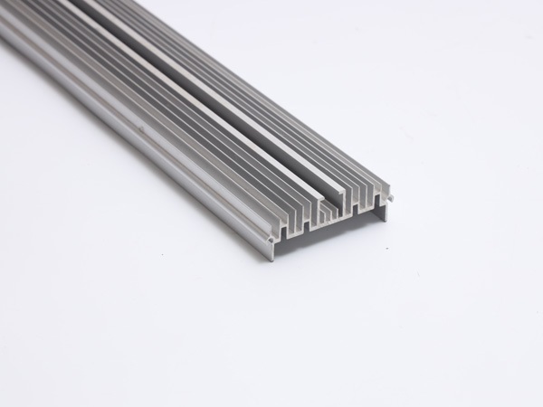 铝材液晶拼接屏,地板压线,防撞条