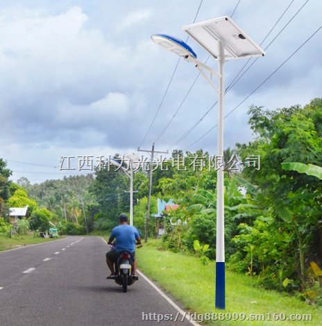 兴国LED太阳能灯