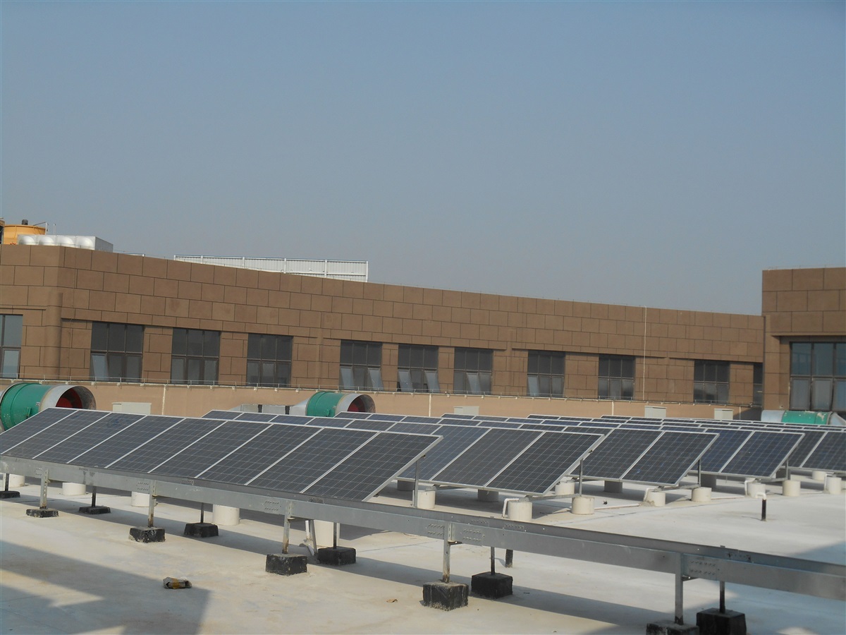 光伏电站投资彩钢瓦太阳能发电逆变器在光伏系统中作用