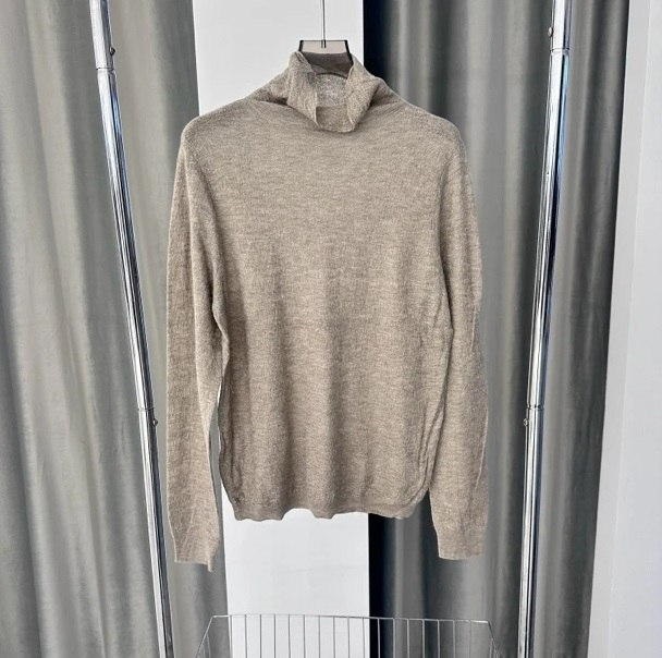 温碧霞代言IRENENA服装秋冬新款高领长袖打底衫