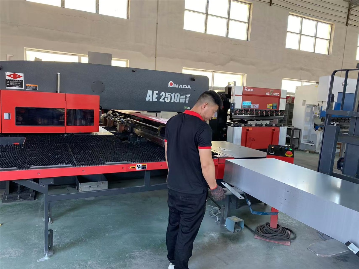 机器人钣金加工