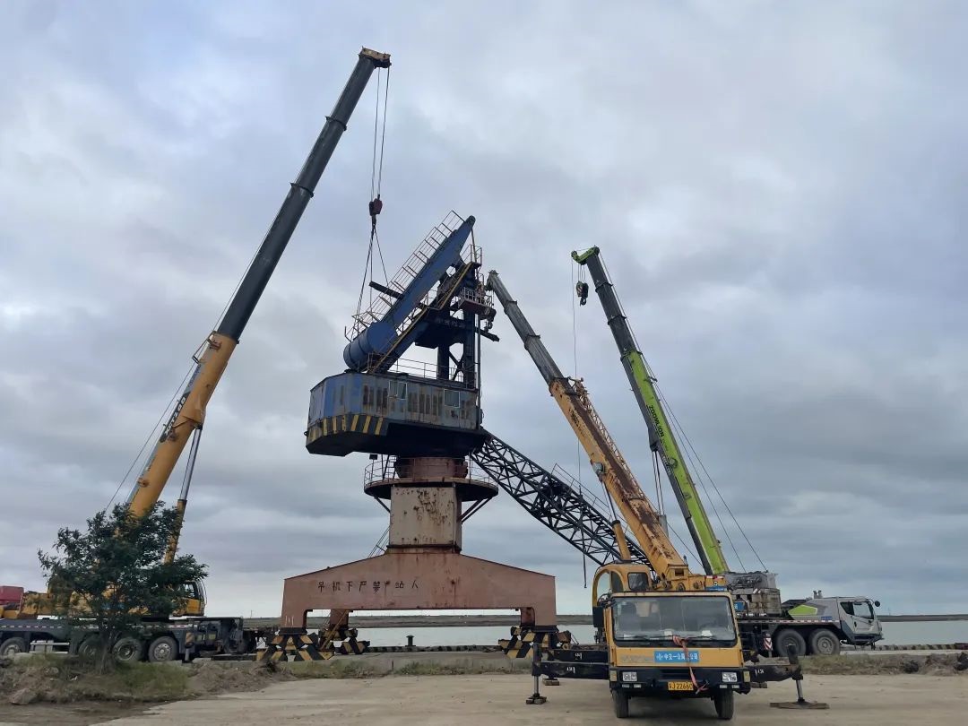 常州二手码头吊回收常州地区废旧海港吊回收